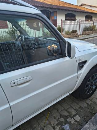 MITSUBISHI PAJERO TR4 2.0 4X2 16V 140CV FLEX 4P AUTOMÁTICO